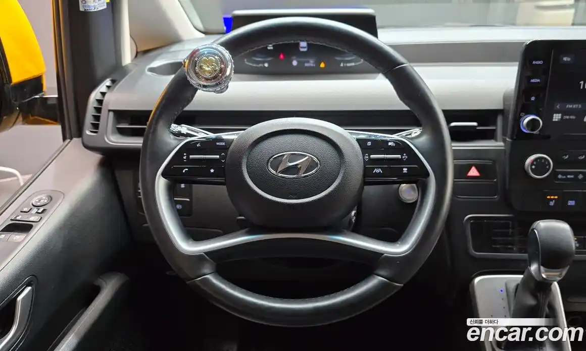 Hyundai Staria 2023 3.5 Автомат в Москве № 1172119, фото 13