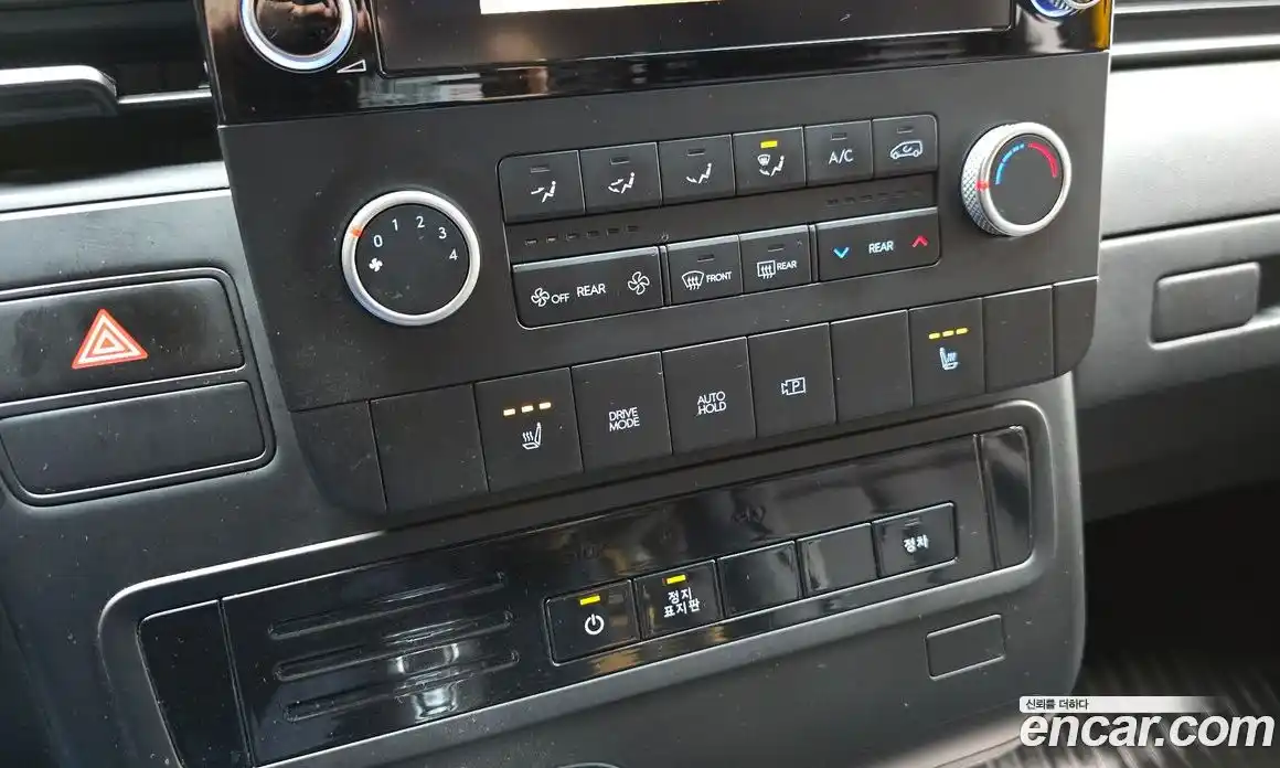 Hyundai Staria 2023 3.5 Автомат в Москве № 1172119, фото 18