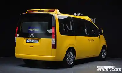 Hyundai Staria 2023 3.5 Автомат в Москве № 1172119, миниатюра 2