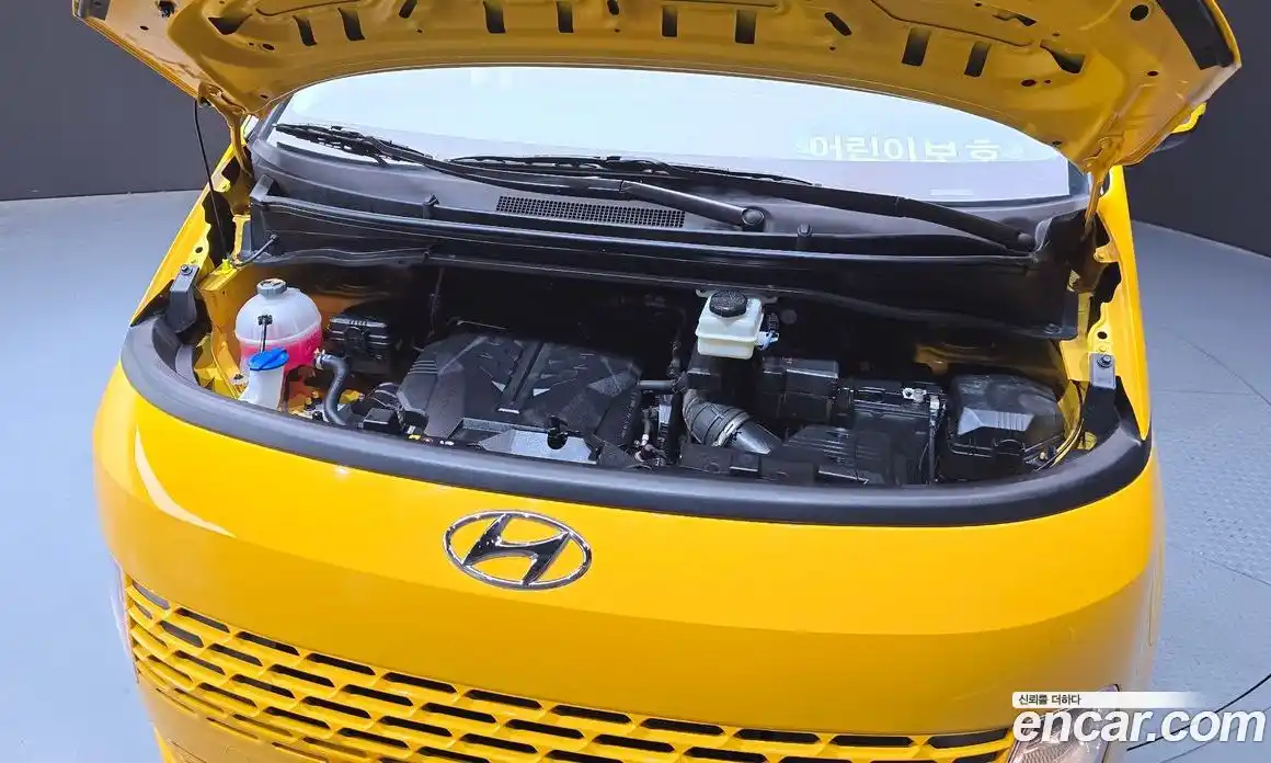 Hyundai Staria 2023 3.5 Автомат в Москве № 1172119, фото 6