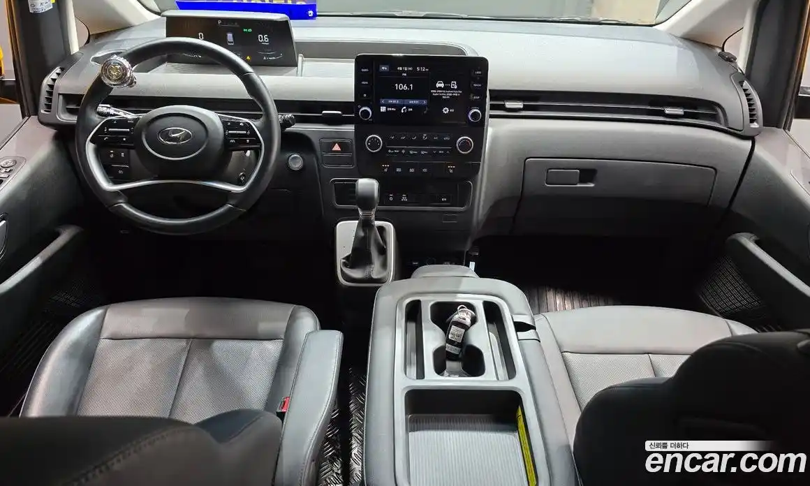 Hyundai Staria 2023 3.5 Автомат в Москве № 1172119, фото 7