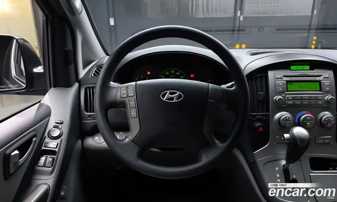 Hyundai Starex 2013 2.5 Автомат в Москве № 1172129, фото 14