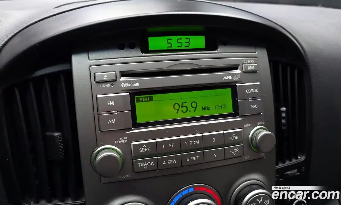 Hyundai Starex 2013 2.5 Автомат в Москве № 1172129, фото 15