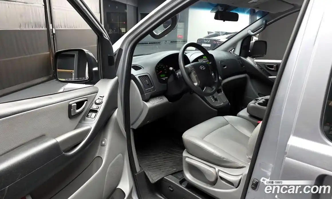 Hyundai Starex 2013 2.5 Автомат в Москве № 1172129, фото 10