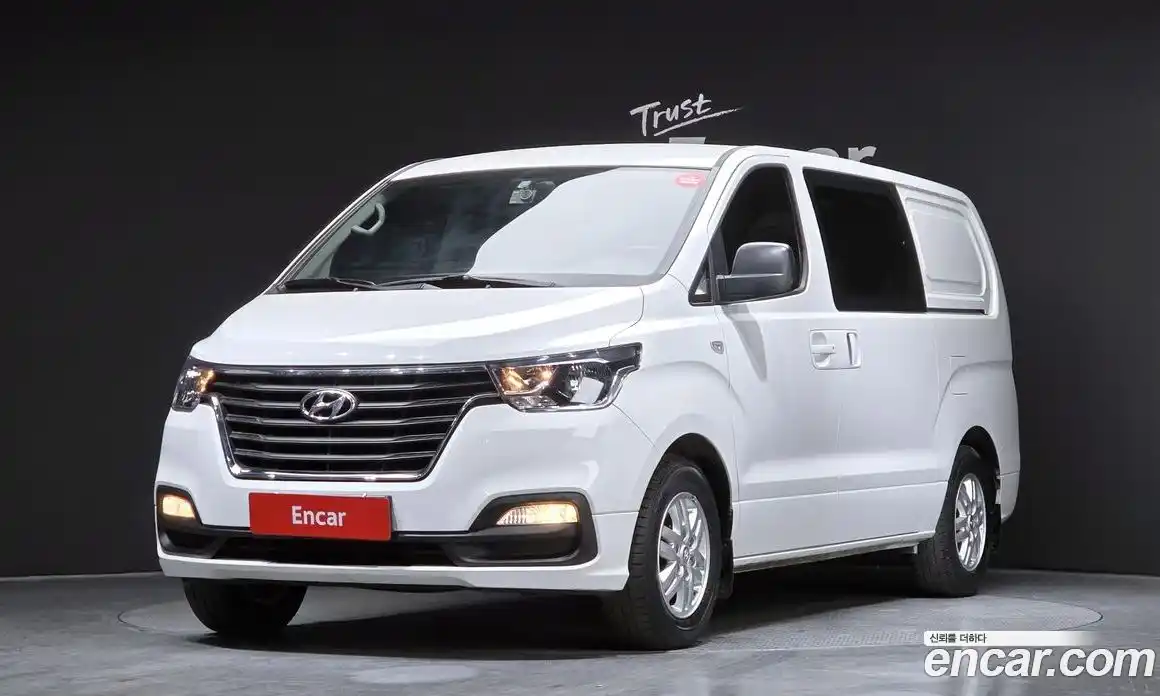 Hyundai Starex 2020 2.5 Автомат в Москве № 1172151, фото 1