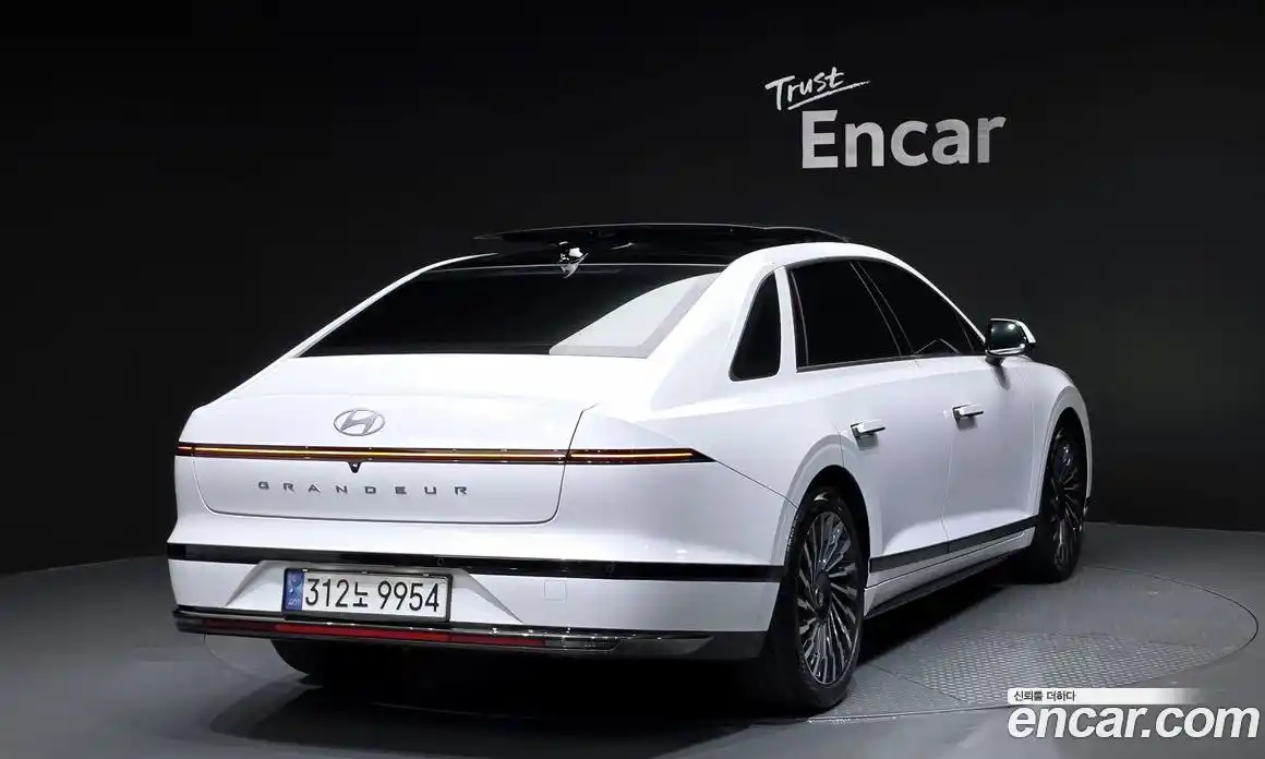 Hyundai Grandeur 2023 1.6 Автомат в Москве № 1172175, фото 2