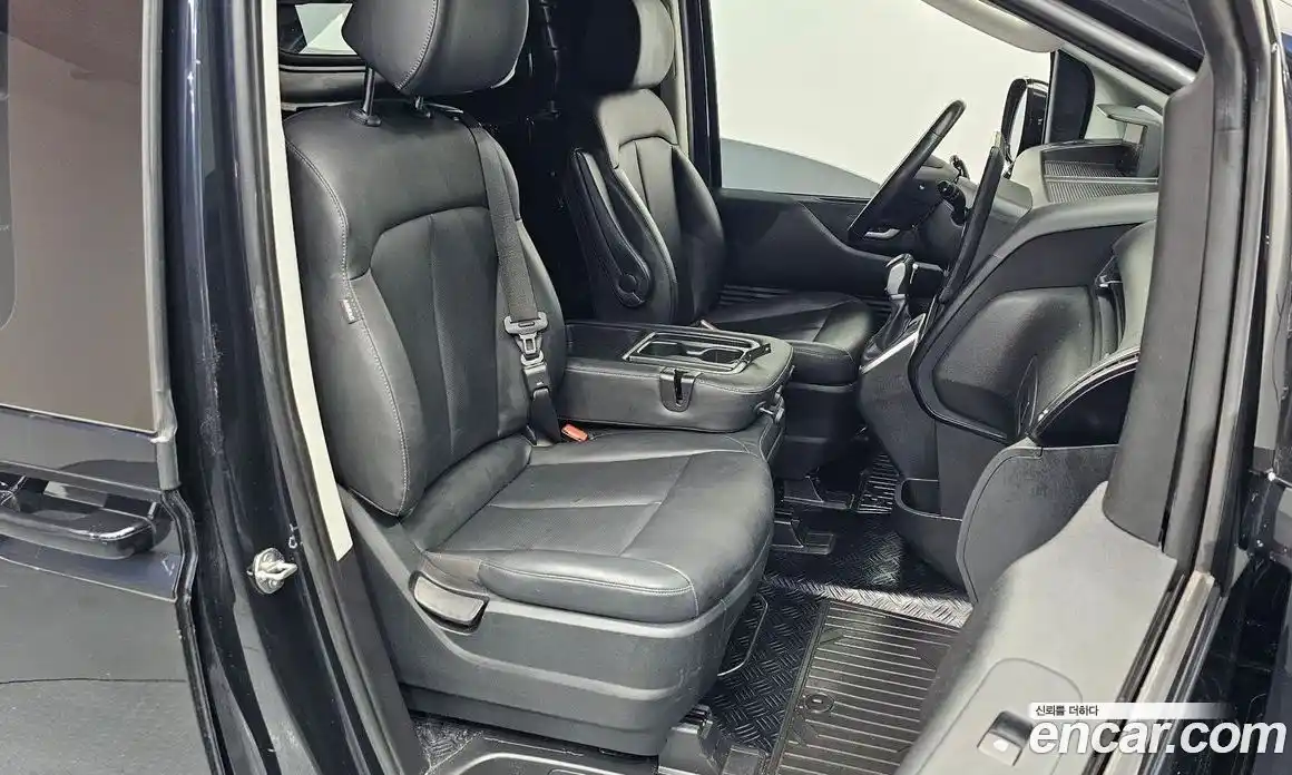 Hyundai Staria 2023 2.2 Автомат в Москве № 1172183, фото 10