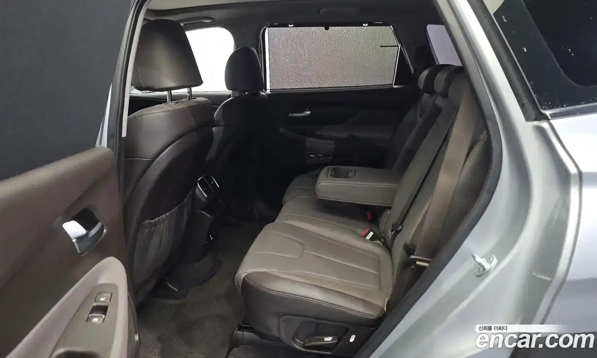 Hyundai Santa Fe 2018 2.0 Автомат в Москве № 1172189, фото 11