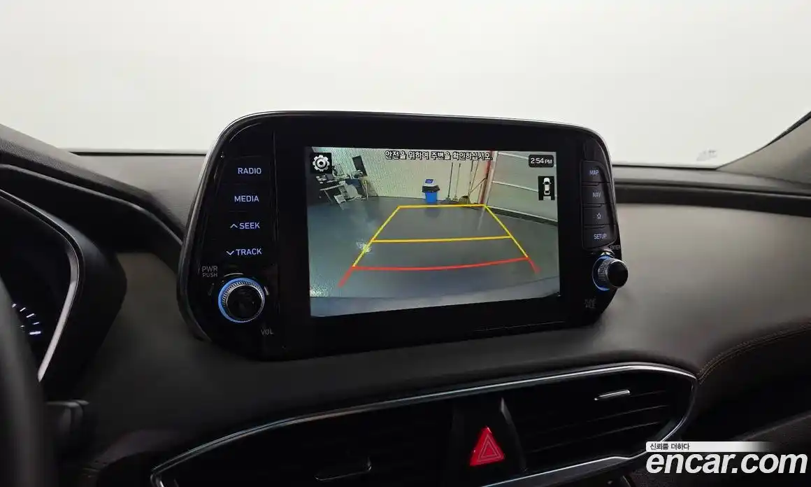 Hyundai Santa Fe 2018 2.0 Автомат в Москве № 1172189, фото 15