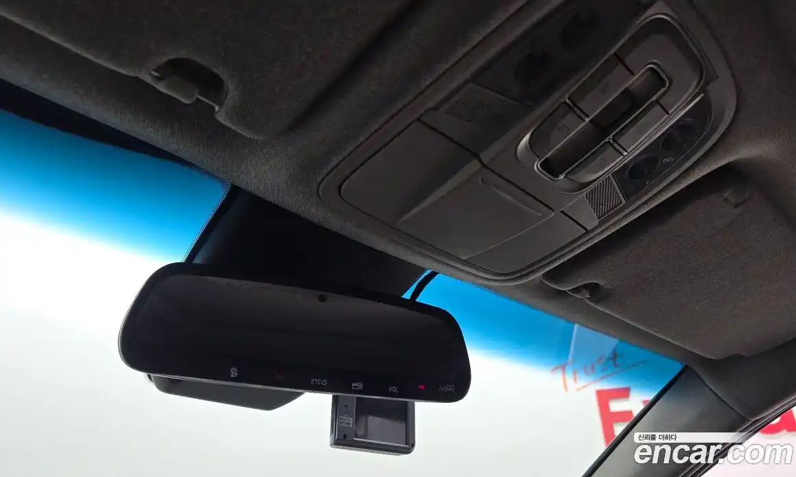 Hyundai Santa Fe 2018 2.0 Автомат в Москве № 1172189, фото 16