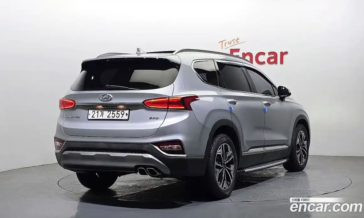 Hyundai Santa Fe 2018 2.0 Автомат в Москве № 1172189, фото 2