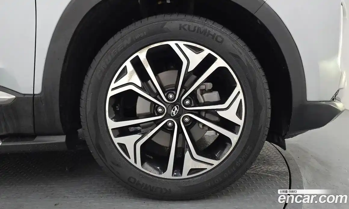 Hyundai Santa Fe 2018 2.0 Автомат в Москве № 1172189, фото 5