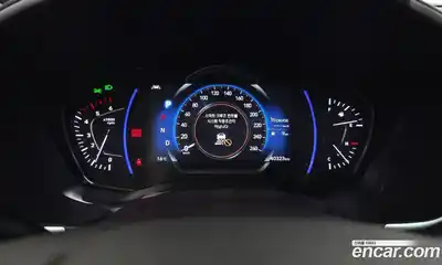 Hyundai Santa Fe 2018 2.0 Автомат в Москве № 1172189, миниатюра 8