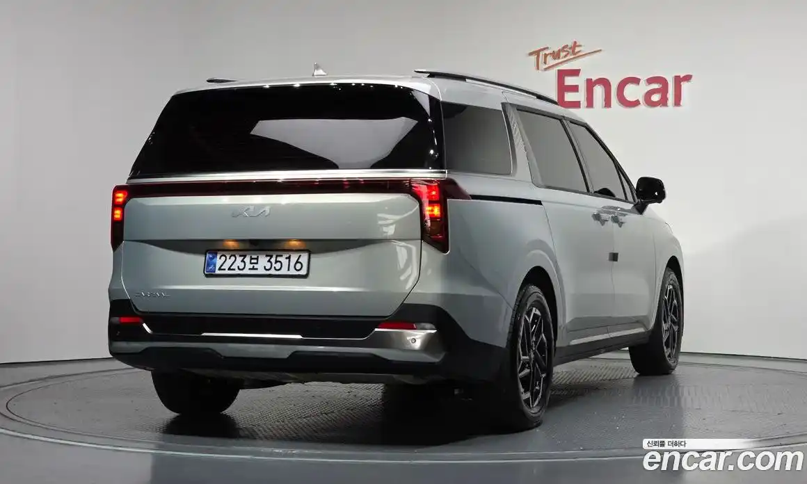 Kia Canival 2025 2.2 Автомат в Москве № 1172371, фото 1