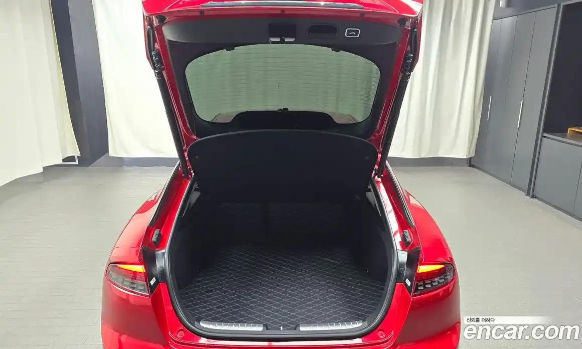 Kia Stinger 2021 2.5 Автомат в Москве № 1172846, фото 20