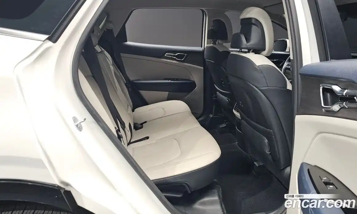 Kia Sportage 2023 1.6 Автомат в Москве № 1172996, фото 11