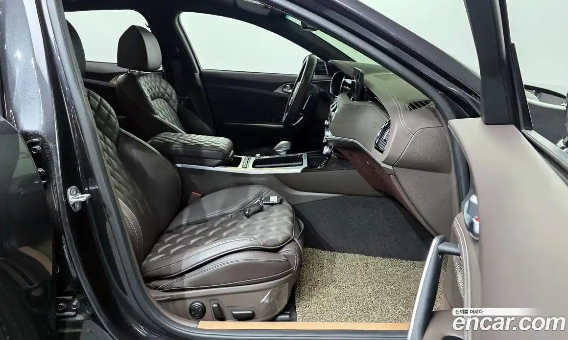 Kia Stinger 2021 3.3 Автомат в Москве № 1173065, фото 11