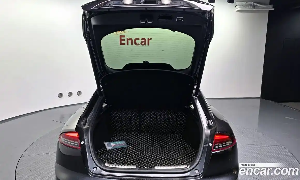 Kia Stinger 2021 3.3 Автомат в Москве № 1173065, фото 20