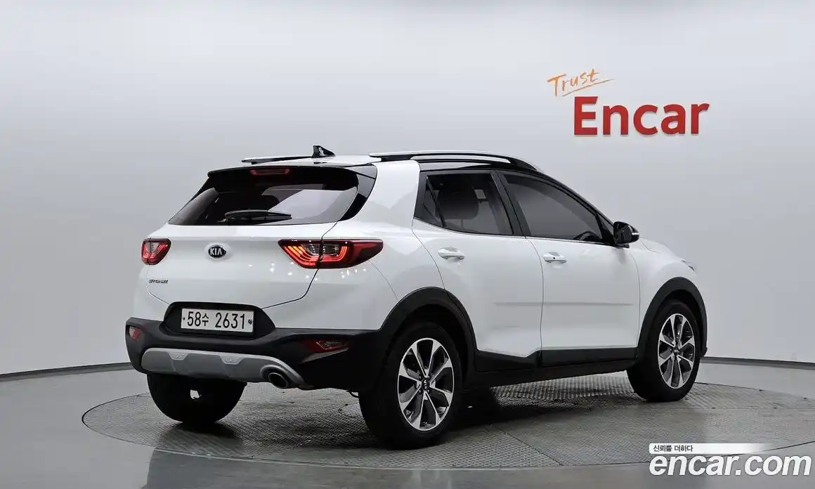 Kia Stonic 2019 1.4 Автомат в Москве № 1173067, фото 1