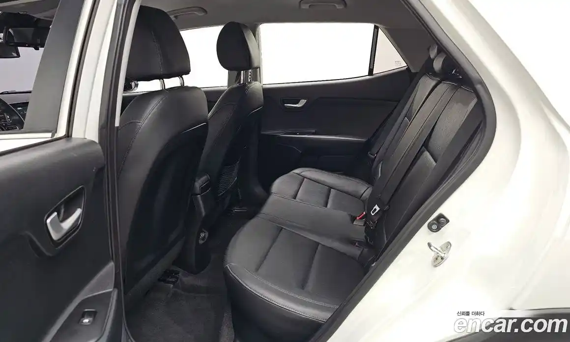 Kia Stonic 2019 1.4 Автомат в Москве № 1173067, фото 11