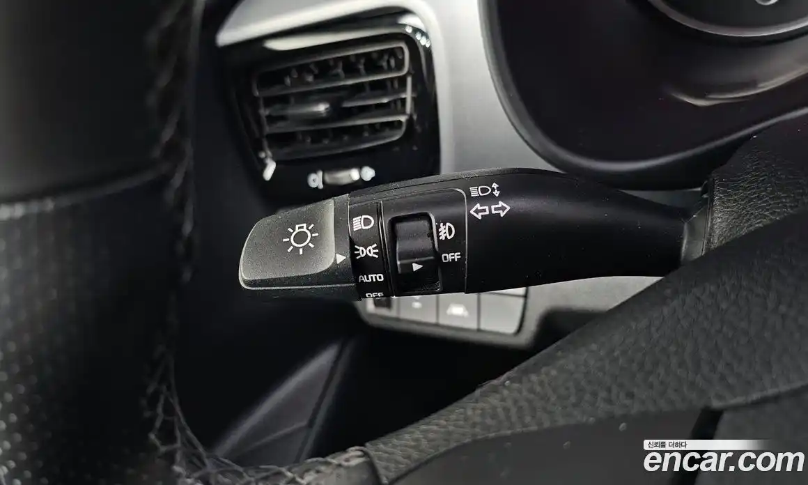 Kia Stonic 2019 1.4 Автомат в Москве № 1173067, фото 17