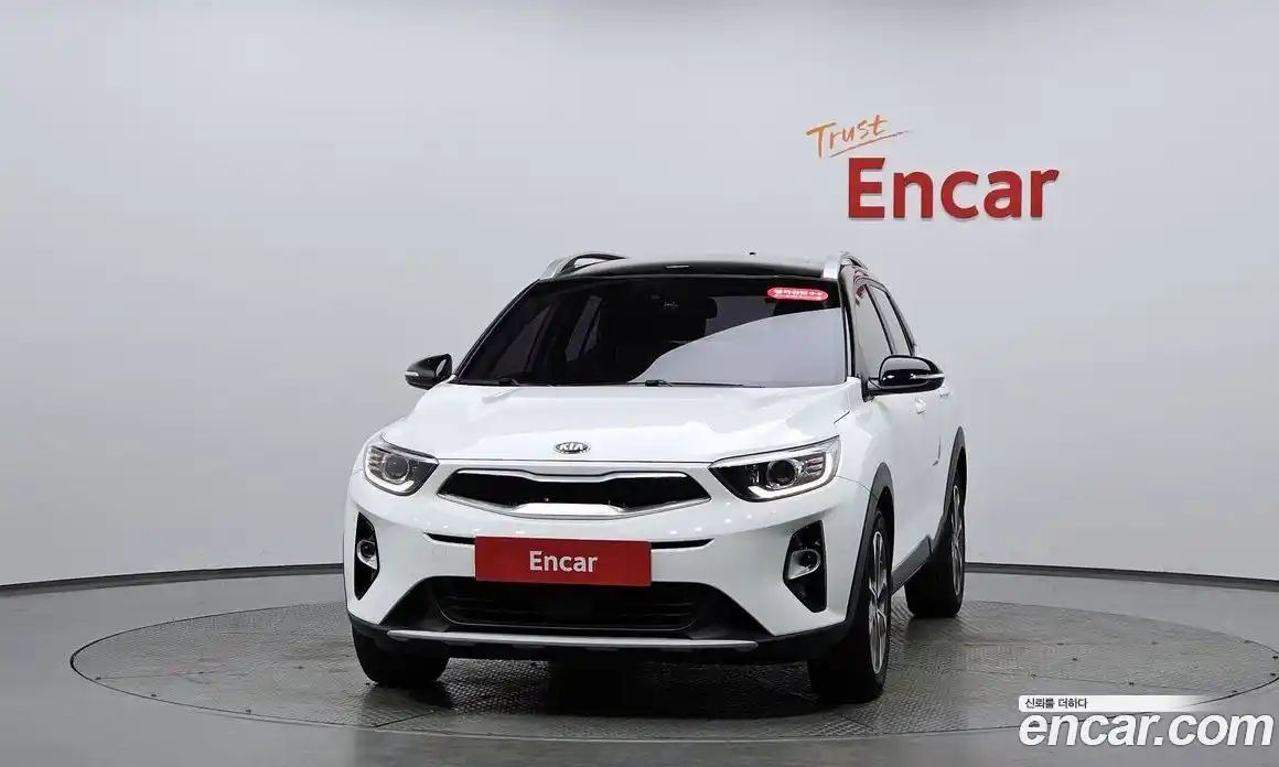 Kia Stonic 2019 1.4 Автомат в Москве № 1173067, фото 2