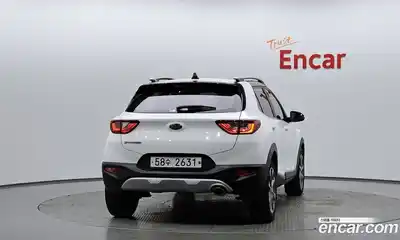 Kia Stonic 2019 1.4 Автомат в Москве № 1173067, миниатюра 3