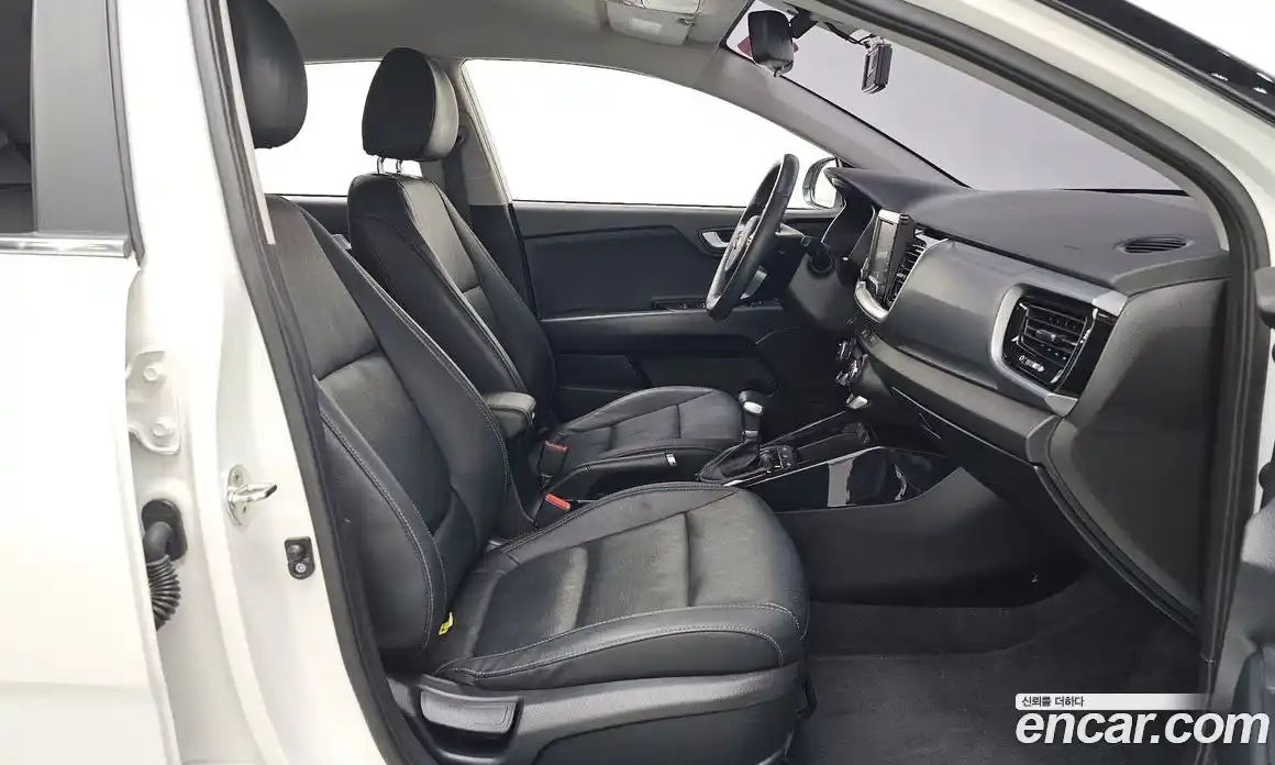 Kia Stonic 2019 1.4 Автомат в Москве № 1173067, фото 10