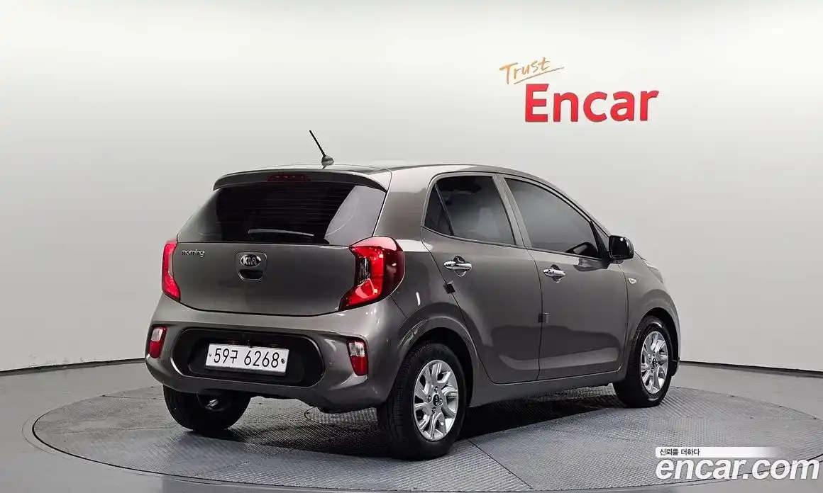 Kia Morning 2017 1.0 Автомат в Москве № 1173097, фото 2