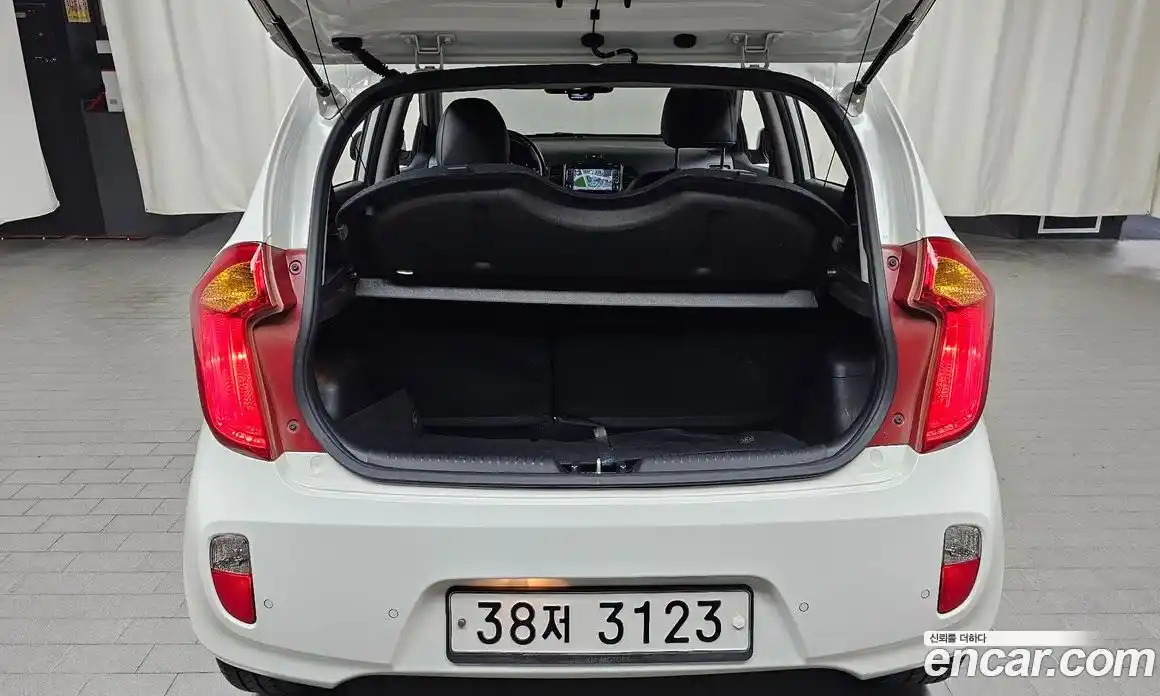 Kia Morning 2014 1.0 Автомат в Москве № 1173129, фото 20