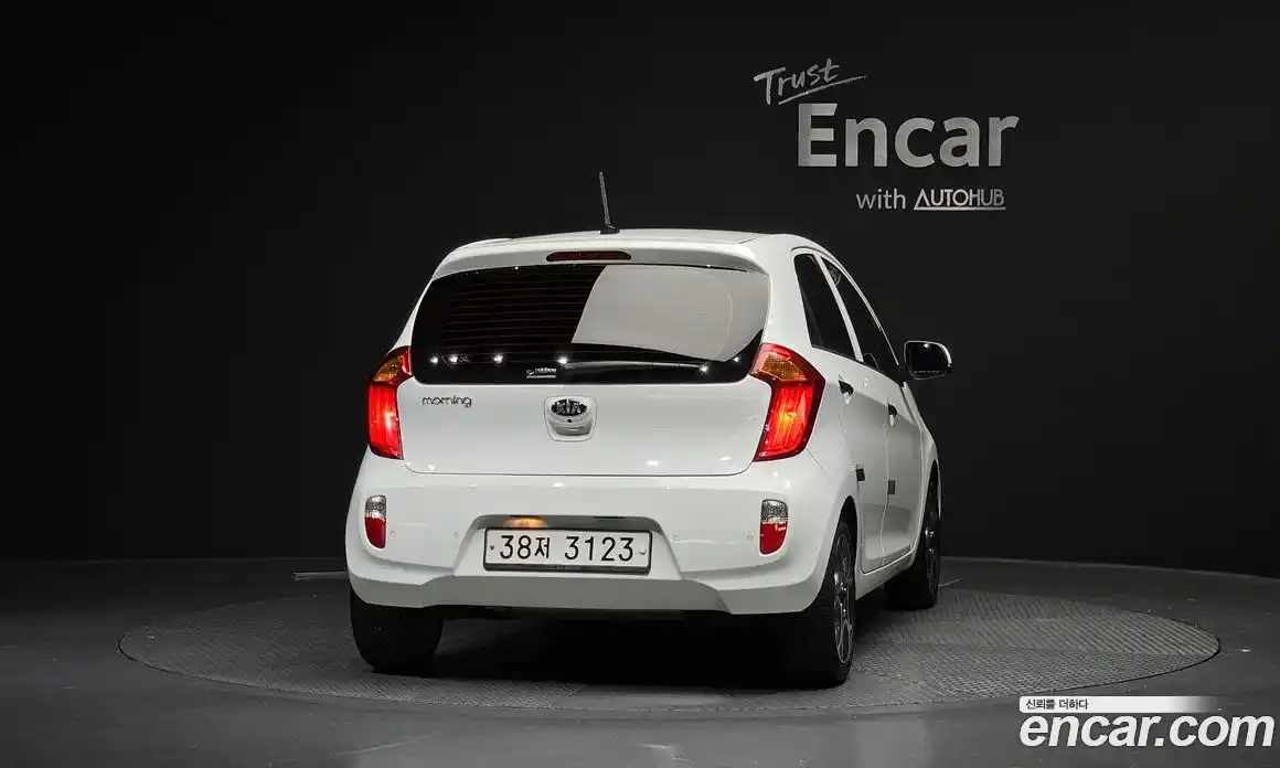 Kia Morning 2014 1.0 Автомат в Москве № 1173129, фото 4