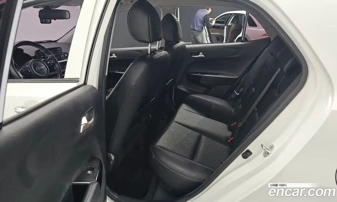 Kia Morning 2018 1.0 Автомат в Москве № 1173233, фото 12