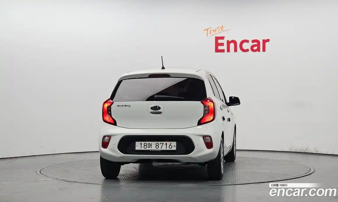 Kia Morning 2018 1.0 Автомат в Москве № 1173233, фото 4