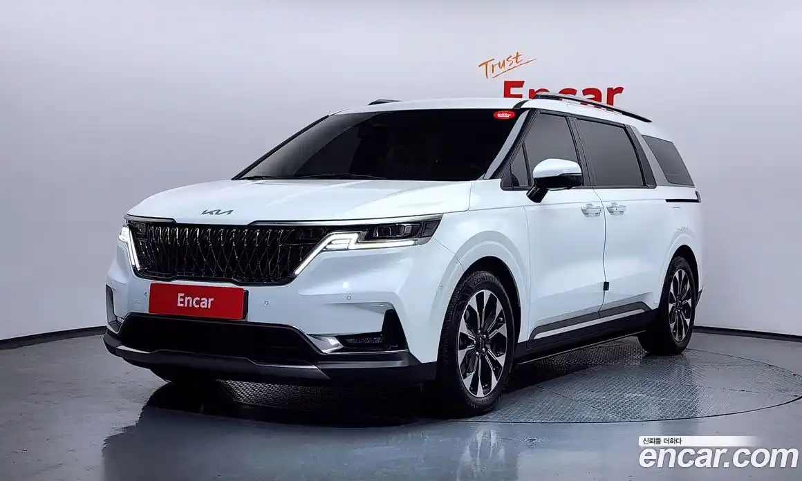 Kia Canival 2023 3.5 Автомат в Москве № 1173264, фото 1