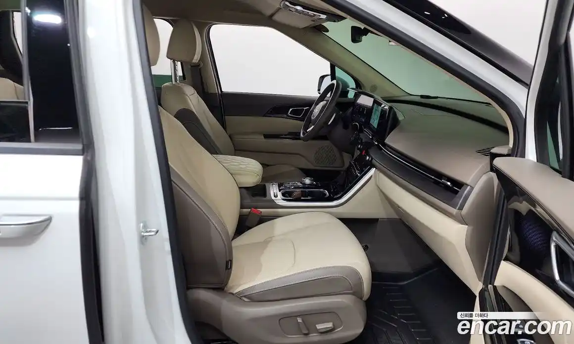 Kia Canival 2023 3.5 Автомат в Москве № 1173264, фото 11