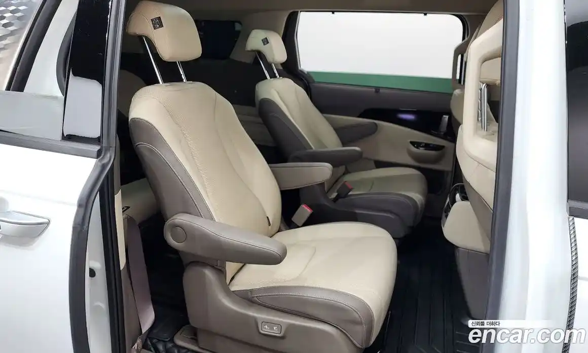 Kia Canival 2023 3.5 Автомат в Москве № 1173264, фото 12