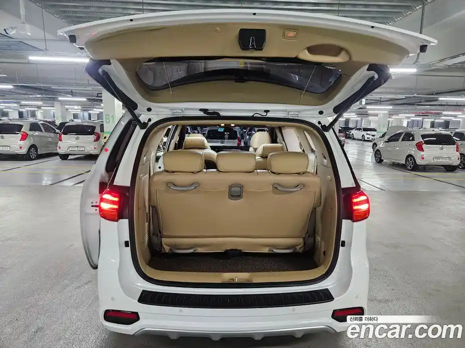 Kia Canival 2020 3.3 Автомат в Москве № 1173314, фото 17