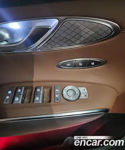 Genesis GV70 2023 2.5 гидро в Москве № 1173428, миниатюра 7