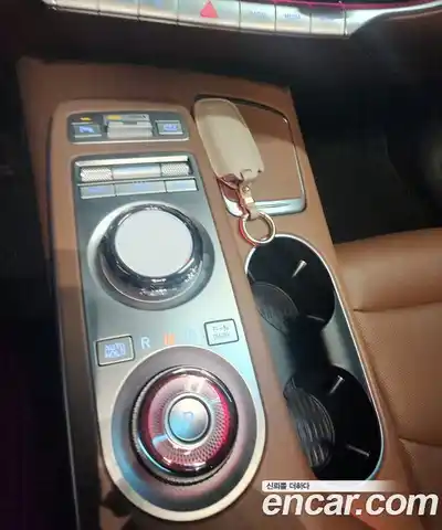 Genesis GV70 2023 2.5 гидро в Москве № 1173428, миниатюра 9