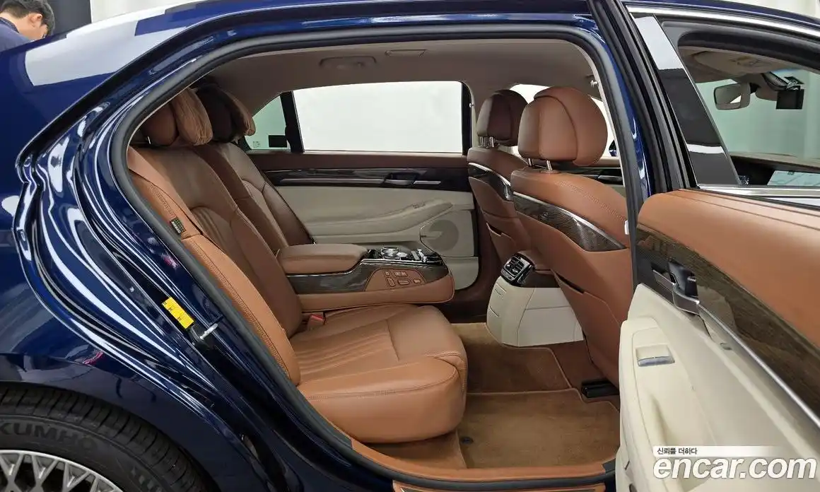 Genesis G90 2020 3.8 гидро в Москве № 1173609, фото 12