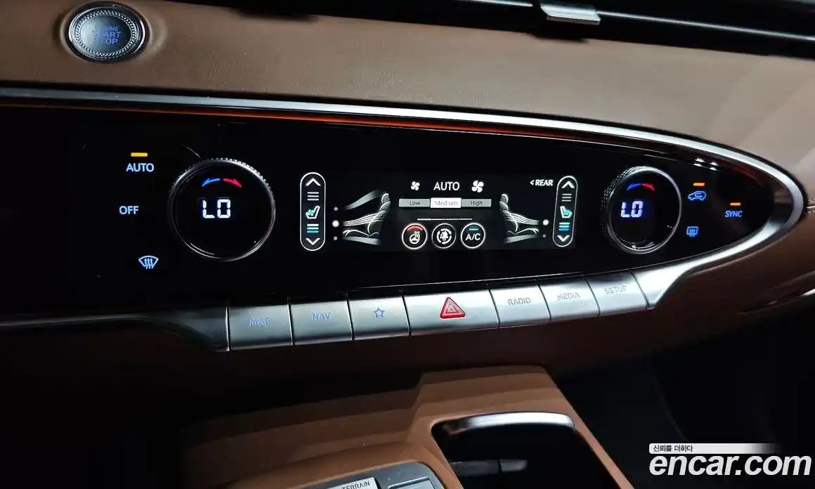 Genesis GV70 2022 2.5 Автомат в Москве № 1173618, фото 16