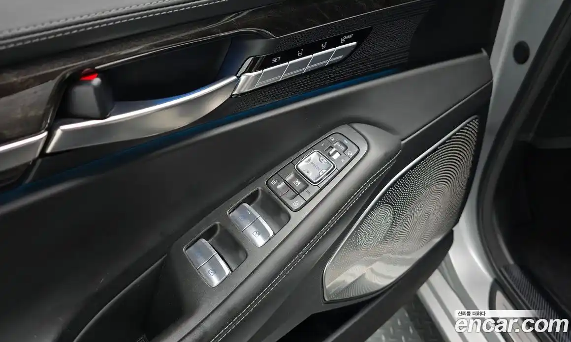 Genesis EQ900 2017 5.0 Автомат в Москве № 1173652, фото 17