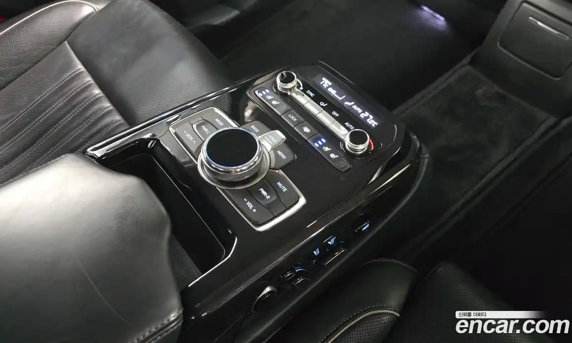 Genesis EQ900 2017 5.0 Автомат в Москве № 1173652, фото 18