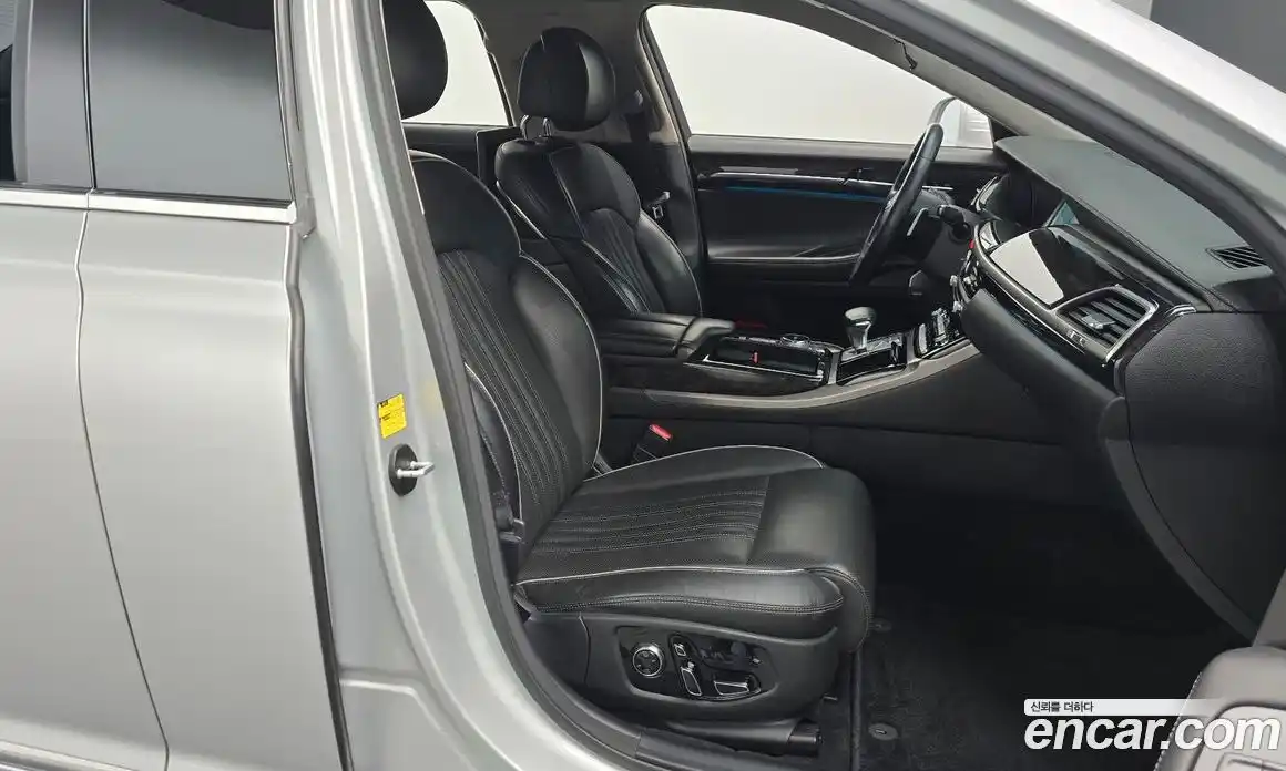 Genesis EQ900 2017 5.0 Автомат в Москве № 1173652, фото 10