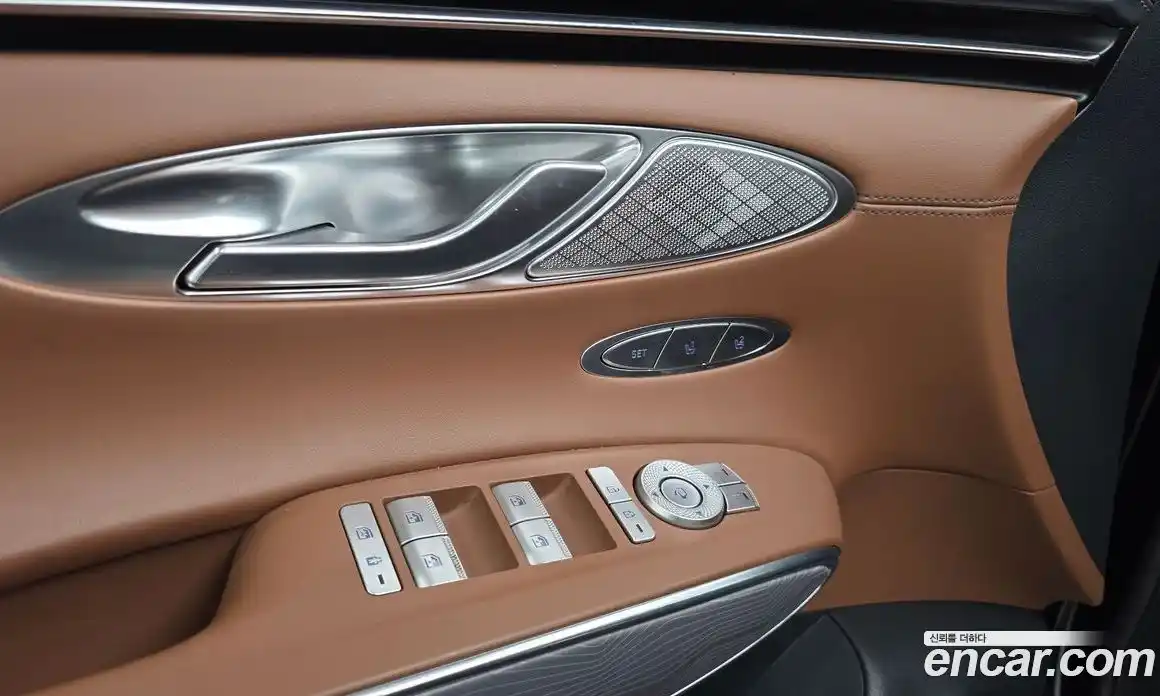 Genesis GV70 2022 2.5 Автомат в Москве № 1173722, фото 17