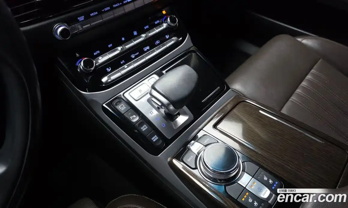 Genesis EQ900 2016 3.8 Автомат в Москве № 1173758, фото 9