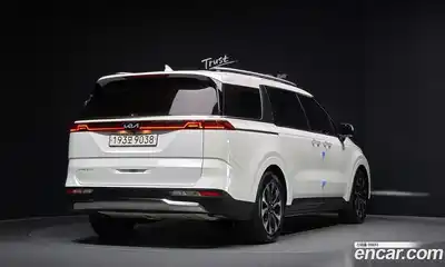 Kia Canival 2023 3.5 гидро в Москве № 114785, миниатюра 2
