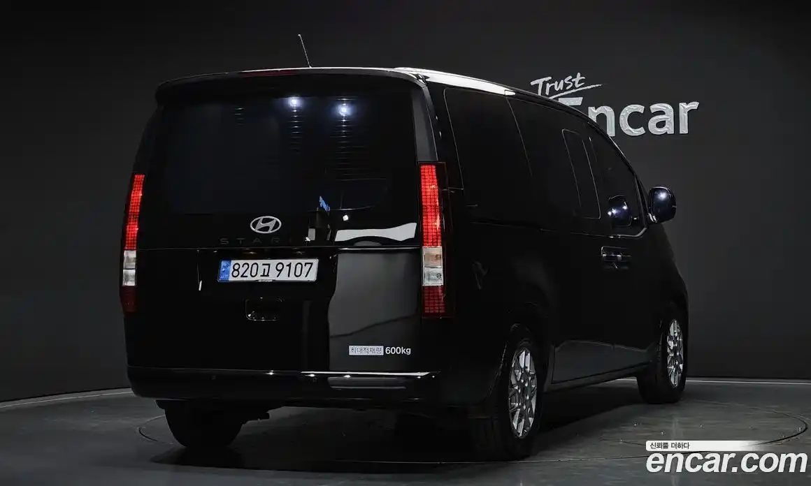 Hyundai Staria 2024 2.2 Автомат в Москве № 1171320, фото 2