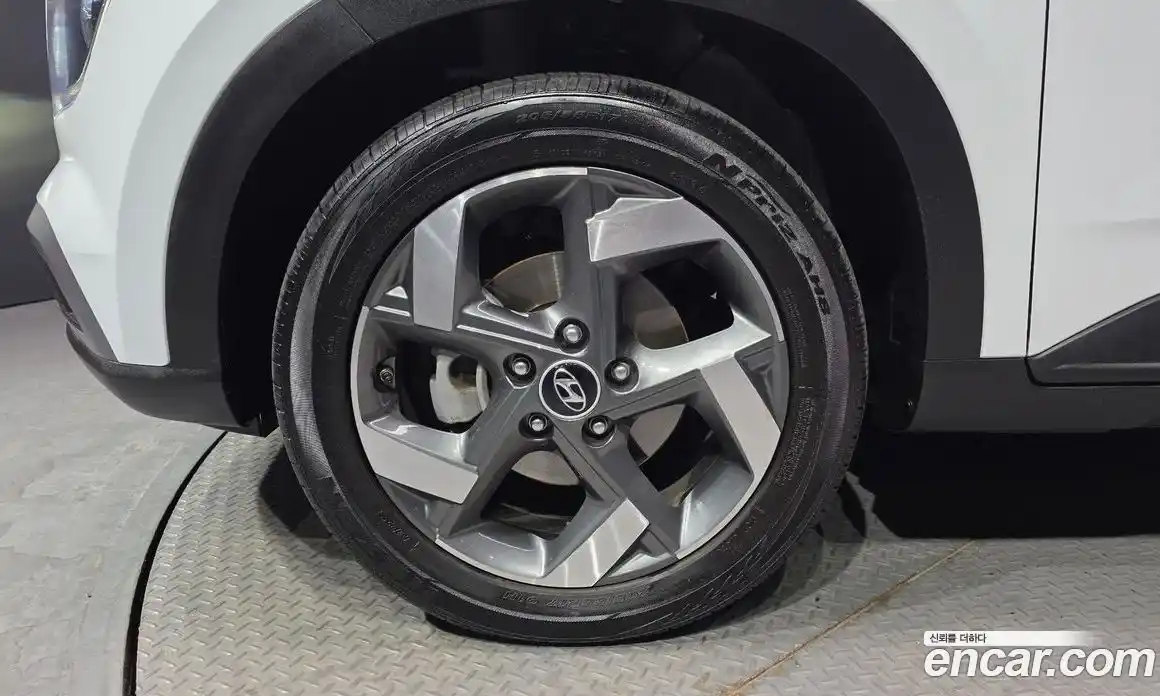 Hyundai Venue 2022 1.6 Автомат в Москве № 1171385, фото 5