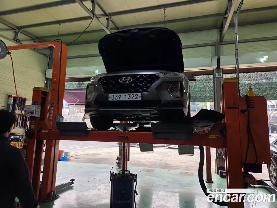 Hyundai Santa Fe 2019 2.0 гидро в Москве № 1171440, фото 16